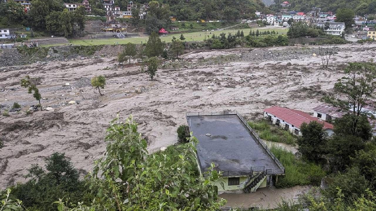 29 राज्यांमधील मान्सूनची स्थिती; 11 राज्यांमध्ये धो-धो पाऊस; 48 तासांत कसं असेल वातावरण? 29 राज्यांमधील मान्सूनची स्थिती; 11 राज्यांमध्ये धो-धो पाऊस; 48 तासांत कसं असेल वातावरण?