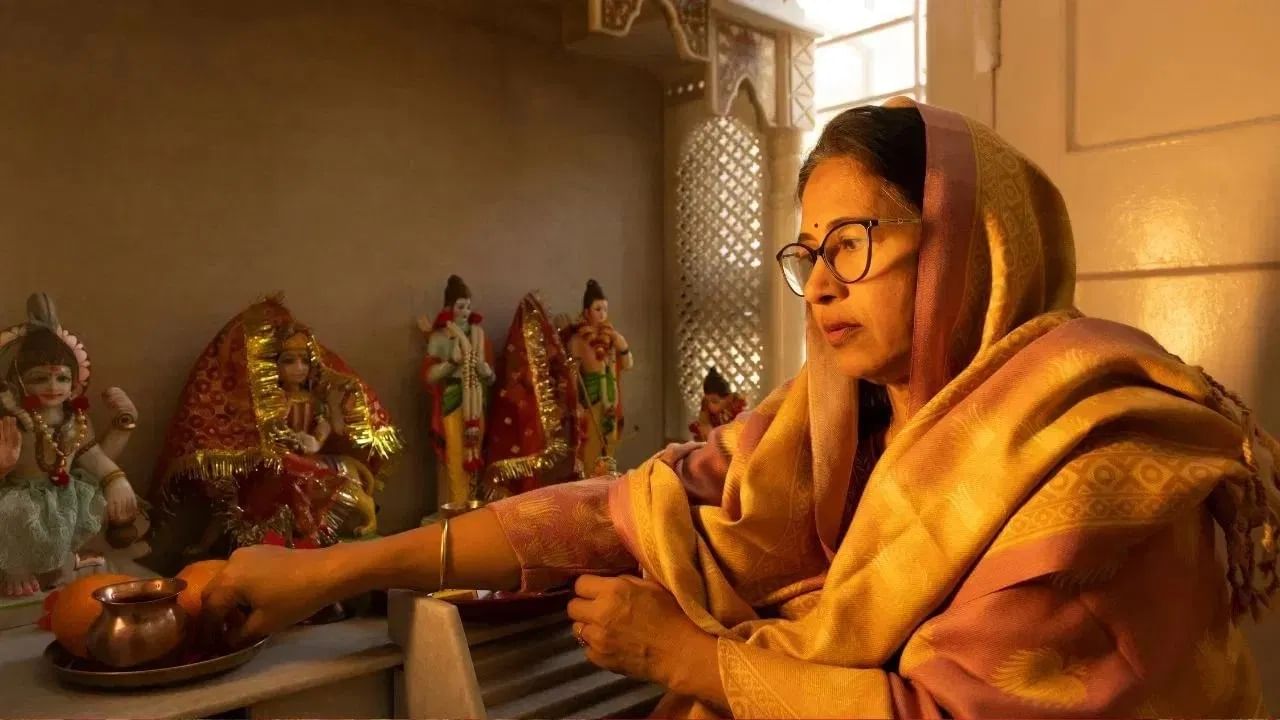 शास्त्रांनुसार, एकादशी आणि गुरुवारी मंदिर स्वच्छ करू नये. या दिवशी मंदिर स्वच्छ केल्याने घरात गरिबी आणि कष्ट येऊ शकतात.