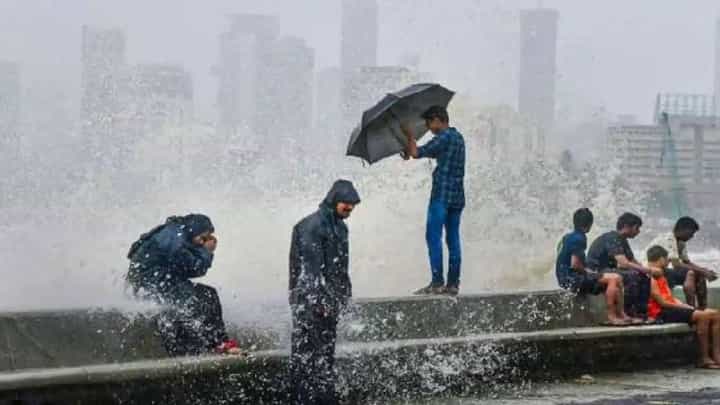 Maharashtra Rain : महाराष्ट्राची चिंता वाढणार! 12 ते 14 ऑगस्टदरम्यान 'या' भागात मुसळधार, IMD चा इशारा काय? Maharashtra Rain : महाराष्ट्राची चिंता वाढणार! 12 ते 14 ऑगस्टदरम्यान 'या' भागात मुसळधार, IMD चा इशारा काय?
