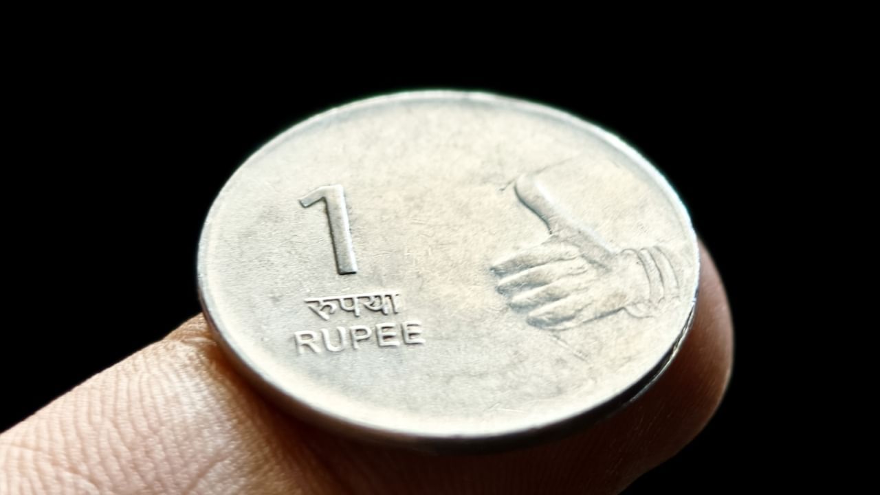 एक रुपयाचं नाणं बनवायला १.११ रुपये खर्च करावे लागतात. तर, २ रुपयांच्या नाण्यासाठी १.२८ रुपये खर्च येतो.