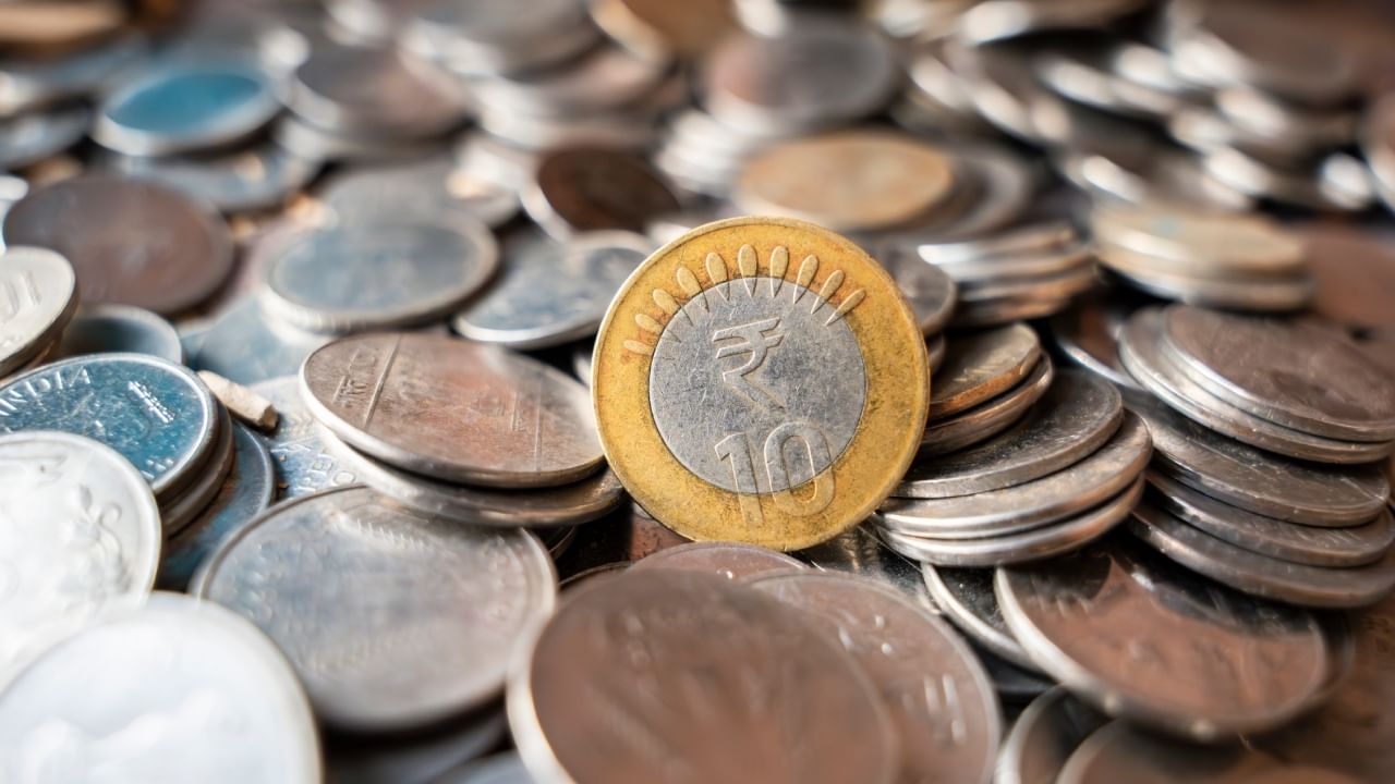 सध्या बाजारात १, २, ५, १० आणि २० रुपयाचे नाणे चलनात आहे. पण ही नाणी बनवण्यासाठी कोट्यावधींचा खर्च येतो.