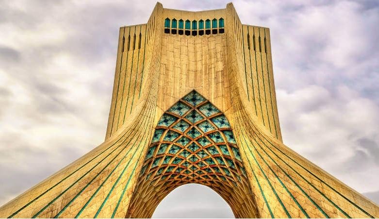  इराणचा ऑईल रिझर्व्हचा विचार करता हा जगातला चौथा असा मोठा देश आहे ज्याच्याकडे सर्वाधिक तेल भंडार आहे. ज्याचा व्हॉल्युम  157.8 बिलियन बॅरल आहे. या क्रूड ऑईलची मार्केट व्हॅल्यू सुमारे  12 ट्रिलियन डॉलर आहे