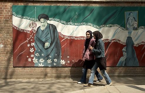 येथे होळी सारखाच चहार शंभे सूरी सण साजरा केला जातो.  या सणाला  “चहार शंभे सूरी”,म्हटले जाते यात लोक आगीच्यावर उड्या मारतात. हा सण होळीशी मिळता  जुळता आहे. नवीन वर्षाच्या सुरुवातीला हा सण साजरा होतो. 