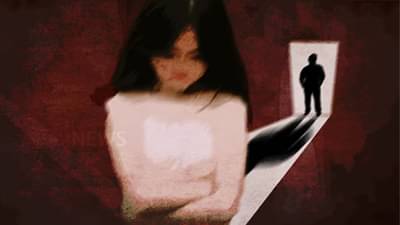 Jalgaon News : पहिले बळजबरी विकलं, नंतर पाच महिन्यांचा गर्भपात केला.. अल्पवयीन मुलीचे हाल पाहून बापाने जे केलं ते..