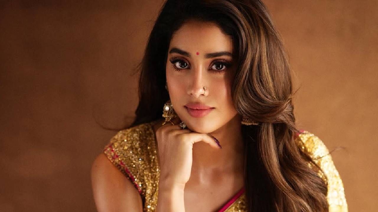 Video : आंबेडकर रोडवर राहूनही ही गोष्ट माहीत नाही... मला लाज वाटायला पाहिजे...जान्हवी कपूर असं का म्हणाली? Video : आंबेडकर रोडवर राहूनही ही गोष्ट माहीत नाही... मला लाज वाटायला पाहिजे...जान्हवी कपूर असं का म्हणाली?