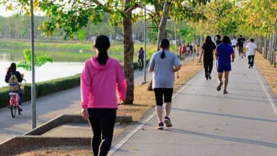 वजन कमी करायचं? एकदा जपानी वॉक करून पाहा, जाणून घ्या त्यांचे फायदे