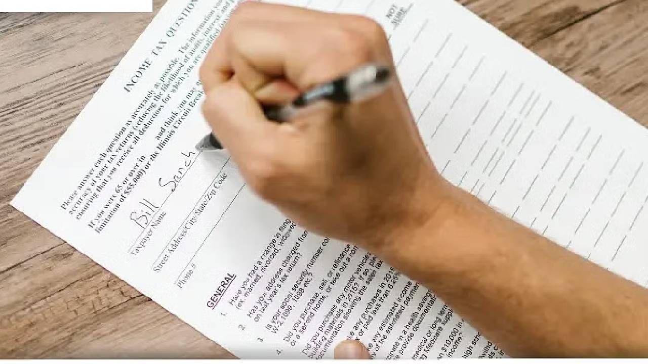 JEE Advanced मधील महाराष्ट्राच्या टॉपरने नाकारला IIT बॉम्बेचा मलाईदार कोर्स; निवडला हा पर्याय JEE Advanced मधील महाराष्ट्राच्या टॉपरने नाकारला IIT बॉम्बेचा मलाईदार कोर्स; निवडला हा पर्याय