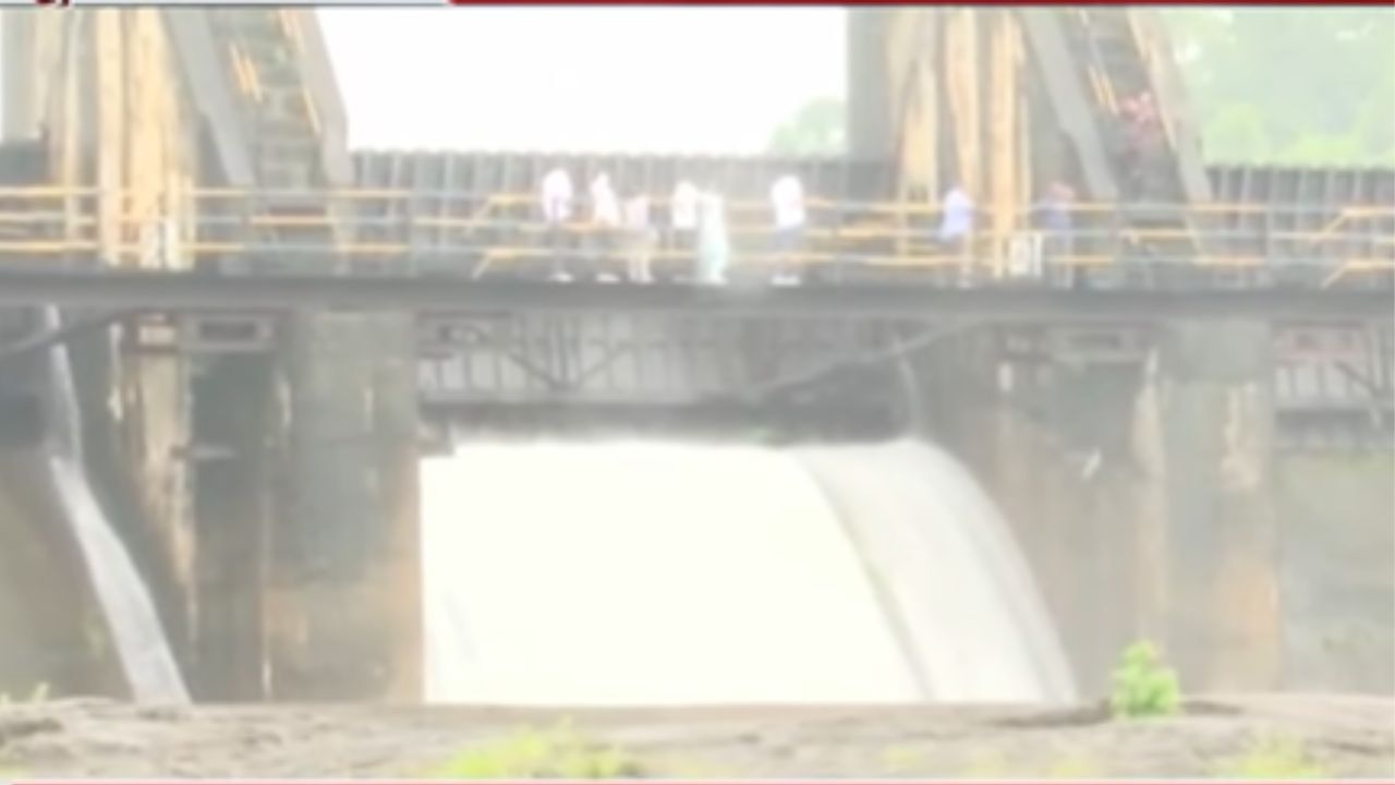 Khadakvasla Dam : खडकवासला धरणातून पहिला विसर्ग; 2 हजार क्युसेकने मुठा नदीपत्रात पाणी सोडण्यास सुरुवात