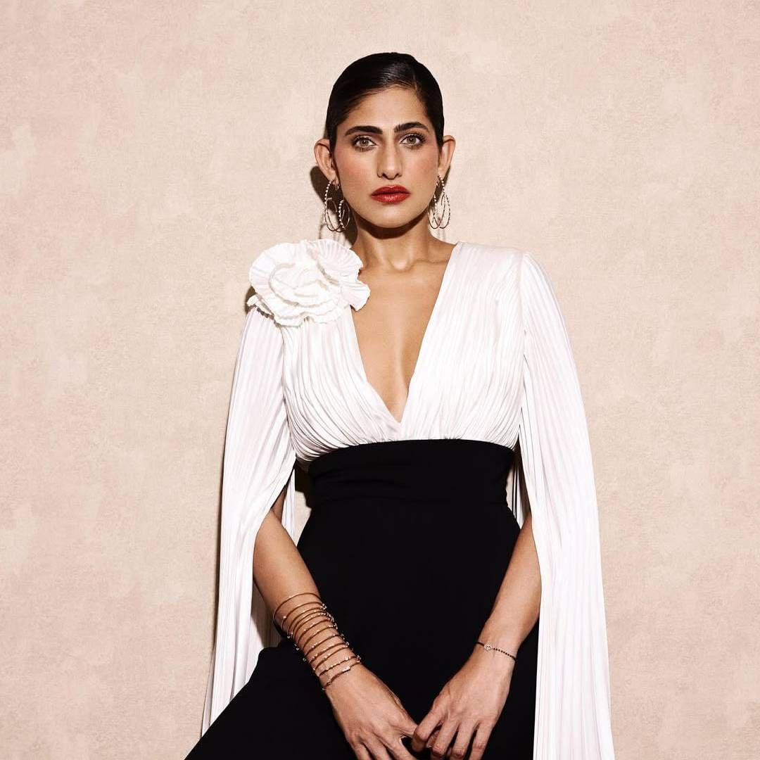 "मी गर्भपात केला नसला तर त्या बाळाला जन्म देऊन त्याच्यासोबत आयुष्यभर राहण्याची हिंमत माझ्यात तेव्हा नव्हती. या गोष्टींचा माझ्या मनावर खोलवर परिणाम झाला होता. अखेर मी कोणालाच न सांगता एकटीच जाऊन गर्भपात करून आली", असं कुब्राने एका मुलाखतीत सांगितलं. 
