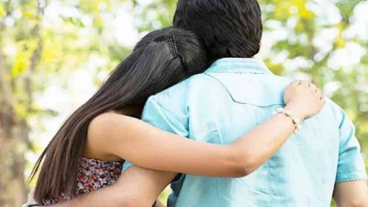 छत्तीसगडमध्ये पारंपरिक नृत्यातून निवडतात जीवनसाथी? जाणून घ्या ही आगळी वेगळी परंपरा छत्तीसगडमध्ये पारंपरिक नृत्यातून निवडतात जीवनसाथी? जाणून घ्या ही आगळी वेगळी परंपरा