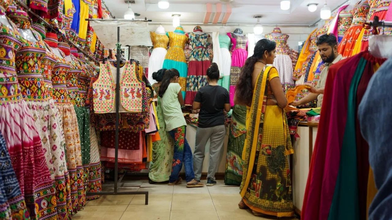 या व्यवसायासाठी आवश्यक असलेल्या कागदपत्रांमध्ये आधार कार्ड, पॅन कार्ड, दुकान भाडे करार किंवा मालकीची माहिती, दुकान नोंदणी आणि उत्पन्न 20 लाखांपेक्षा जास्त असल्यास जीएसटी नोंदणी यांचा समावेश आहे.