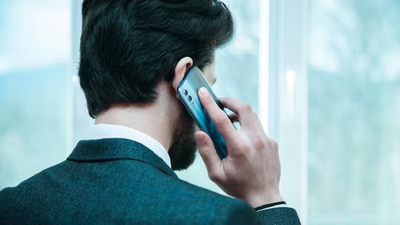 हॅलो मंत्री साहेब, तुम्ही घरी आहात का?, कुणाला येत आहेत वारंवार फोन?, कोण देतंय त्रास?