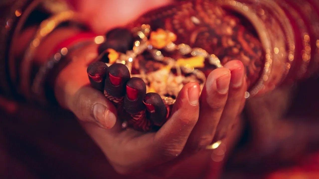 टीप: येथे दिलेली माहिती केवळ तुमच्या माहितीसाठी आहे, जी सामान्य समजुतीवर आधारित आहे.