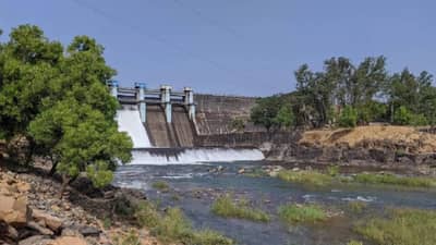 मुंबईत मुसळधार पाऊस, पण पाणीसंकट कायम; तुम्हाला पाणीपुरवठा करणारी धरणं किती रिकामी?