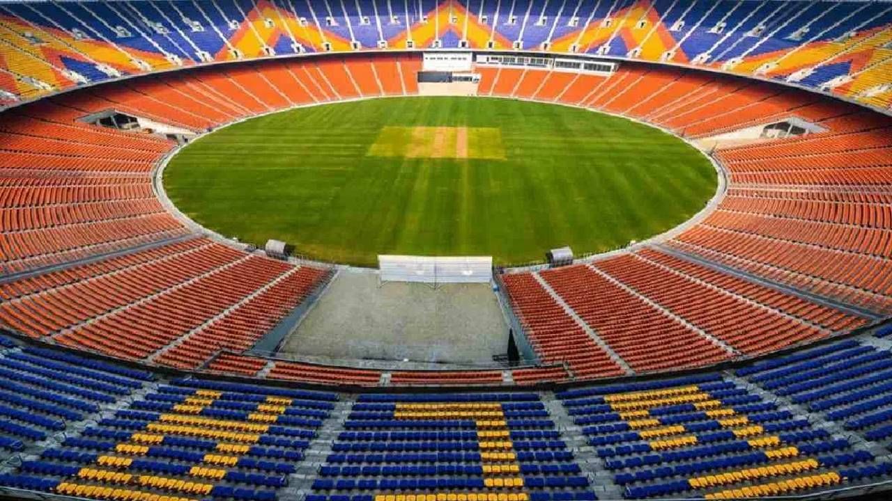 Breaking News : IPL फायनलपूर्वी नरेंद्र मोदी स्टेडियमबाहेर मोठा धमाका; आवाज होताच धावपळ; नेमकं काय घडलं?