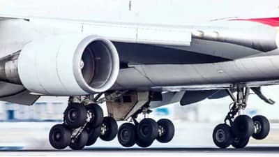 विमानाच्या टायरला देखील पंक्चर होऊ शकतं का? जाणून घ्या सविस्तर!