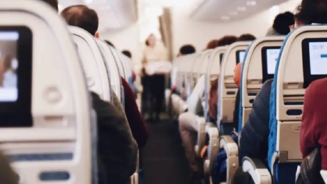 विमानातील जीव वाचवणारी 'ती' सीट आता होणार महाग; कारण वाचून व्हाल थक्क!