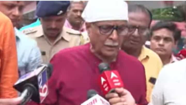 Prakash Mahajan : 'राणे तुम्ही चुकीच्या बिळात हात घातला', महाजन यांचा क्रांती चौकातून हल्लाबोल Prakash Mahajan : 'राणे तुम्ही चुकीच्या बिळात हात घातला', महाजन यांचा क्रांती चौकातून हल्लाबोल
