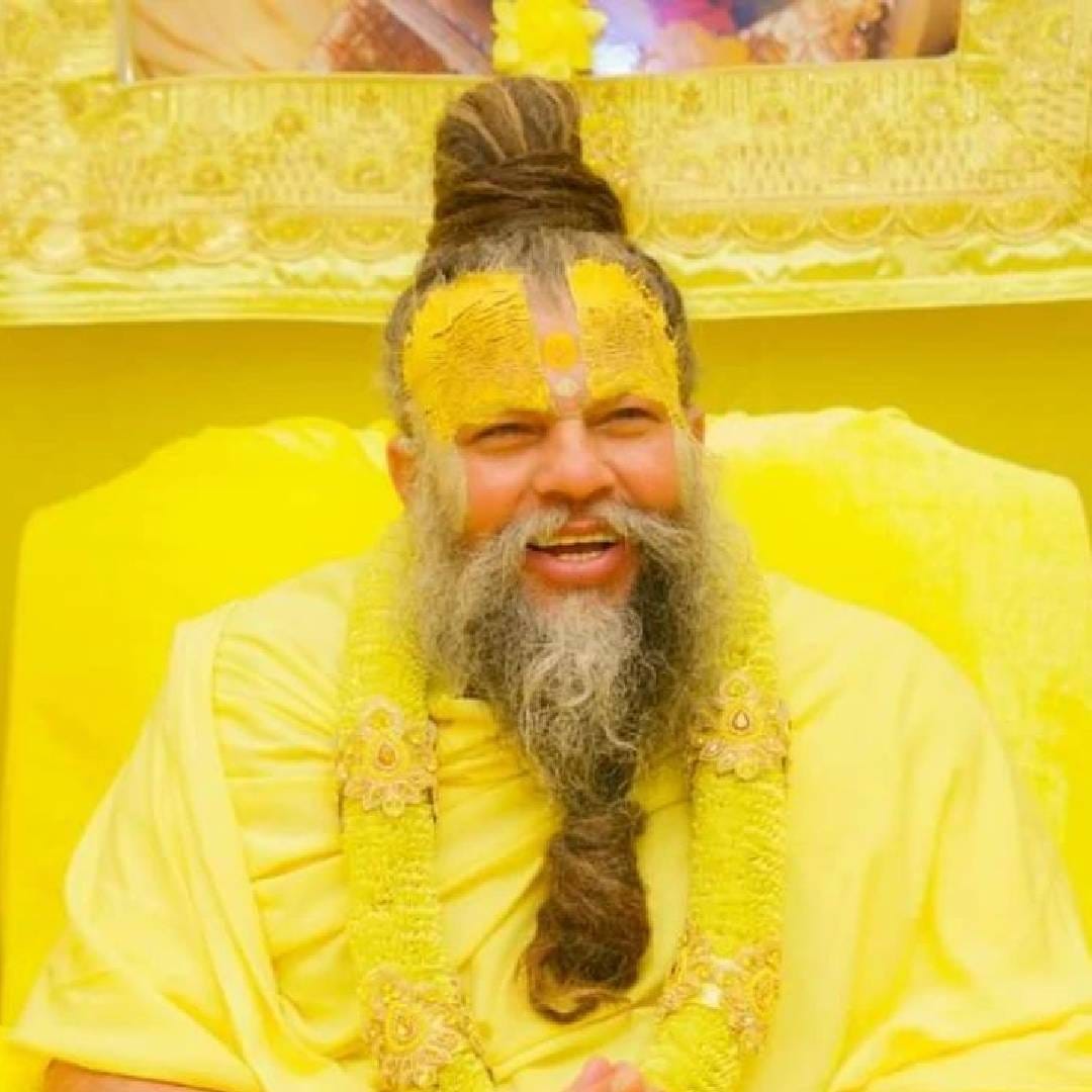 स्वप्नशास्त्रानुसार, स्वप्नात दिसणाऱ्या प्रत्येक गोष्टीचा काही ना काही अर्थ असतो. बऱ्याचदा या स्वप्नांमुळे रात्रीची झोप उडते. एका व्यक्तीने वृंदावन-मथुरा इथल्या प्रसिद्ध अध्यात्मिक गुरू प्रेमानंद महाराजांना स्वप्नांविषयी प्रश्न विचारला. 
