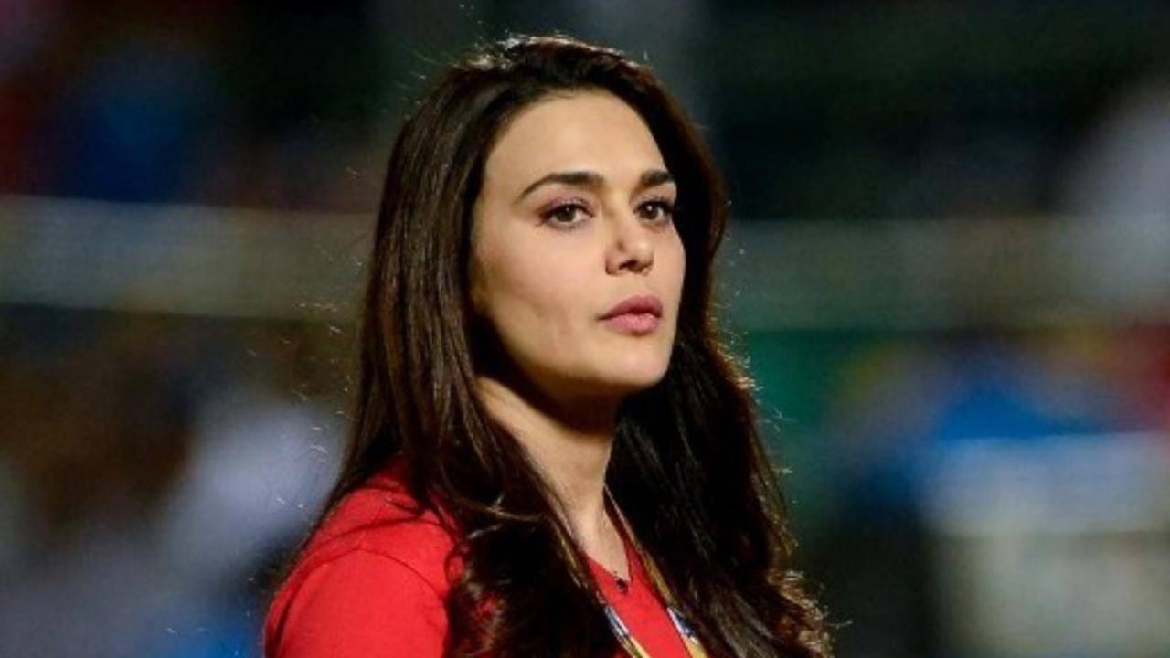 IPL 2025 : आयपीएल फायनलमध्ये करोडो गमावूनही प्रीती झिंटाने कमावली दसपट रक्कम IPL 2025 : आयपीएल फायनलमध्ये करोडो गमावूनही प्रीती झिंटाने कमावली दसपट रक्कम