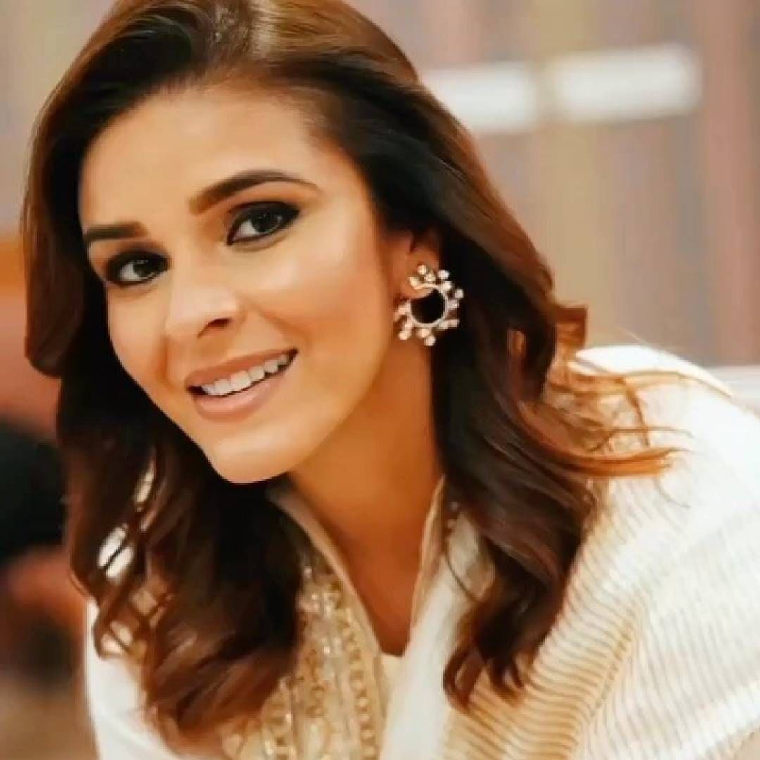 रागेश्वरी पुढे म्हणाली, "आपल्या आयुष्याचा खरा अर्थ समजण्यासाठी त्यातले चढ-उतार पाहणं गरजेचं आहे. यशाचा खरा आनंद चाखण्यासाठी, समजण्यासाठी आपल्याला अपयशांमधून जावंच लागेल. अहमदाबादसारख्या दुर्घटना आपल्याला एक क्षण थांबून विचार करायला भाग पाडतात."
