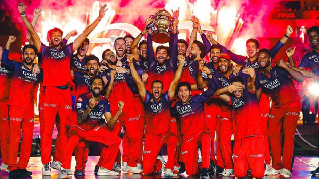 या आयपीएलमध्ये, खेळाडूंव्यतिरिक्त, संघाचे मालक देखील नेहमीप्रमाणे चर्चेत होते. मुंबई इंडियन्सच्या मालकण नीता अंबानी, हैदराबादची काव्या मारन, पंजाबची प्रीती झिंटा आणि कोलकात्याचा शाहरुख खान... हे सर्व लोक  आपल्या संघाला चिअर करताना स्टेडियममध्ये अनेक वेळा दिसले.