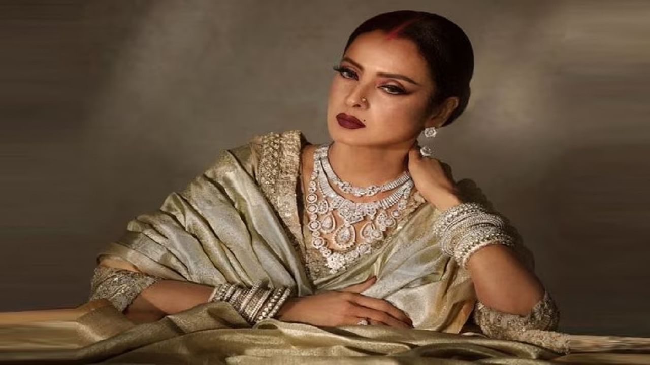महिलेसोबत लग्न करण्यास काय हरकत? 21 वर्षांपूर्वी जेव्हा रेखा यांनी आरोपांवर दिलं सडेतोड उत्तर महिलेसोबत लग्न करण्यास काय हरकत? 21 वर्षांपूर्वी जेव्हा रेखा यांनी आरोपांवर दिलं सडेतोड उत्तर