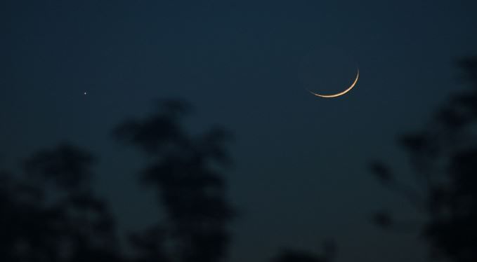 Disclaimer: वरच्या लेखातील माहिती ही प्राथमिक स्वरुपाची आहे. आम्ही या माहितीची पुष्टी करत नाही किंवा समर्थनही देत नाही. या लेखाच्या माध्यमातून अंधश्रद्धा पसरवण्याचा आमचा उद्देश नाही. वरच्या लेखात दिलेल्या माहितीवरून कोणताही निर्णय घेण्याआधी त्या-त्या क्षेत्रातील तज्ज्ञांचा सल्ला आवश्य घ्या.