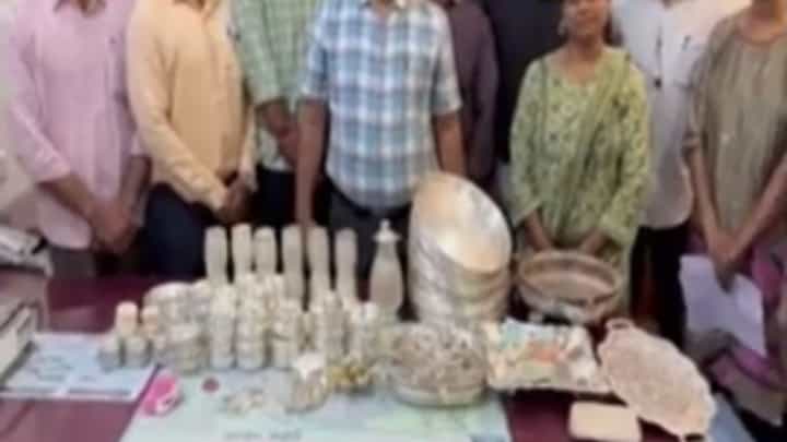 Sambhajinagar News : संभाजीनगर दरोडा प्रकरणी मोठी कारवाई; आरोपीच्या बहिणीचा जबाब अन्.. Sambhajinagar News : संभाजीनगर दरोडा प्रकरणी मोठी कारवाई; आरोपीच्या बहिणीचा जबाब अन्..