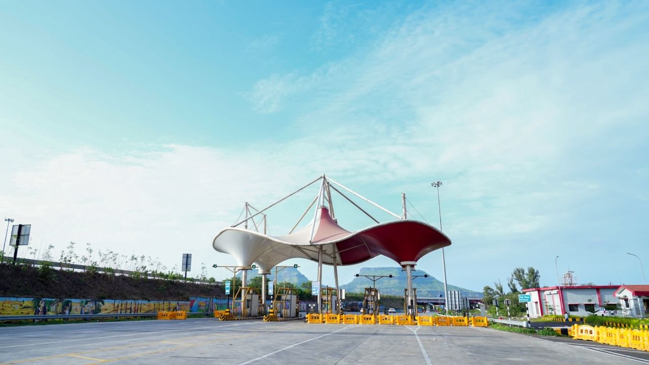 महायुती सरकारसाठी ही आनंदाची गोष्ट आहे. आम्ही २०१४ नंतर सरकार आल्यावर जे स्वप्न पाहिले ते पूर्ण झाले. यात २४ जिल्हे जोडले आहेत. जे एन पिटीदेखील सोबत जोडला आहे.  लवकरच वाढवण बंदराशी हा महामार्ग जोडला जाणार आहे, असे देवेंद्र फडणवीसांनी म्हटले. 