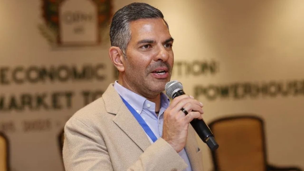 पोलो खेळताना त्यांना हृदयविकाराचा झटका आला आणि त्यात त्यांचे निधन झाले. त्यांच्या निधनानंतर बॉलिवूडला मोठा धक्का बसला.