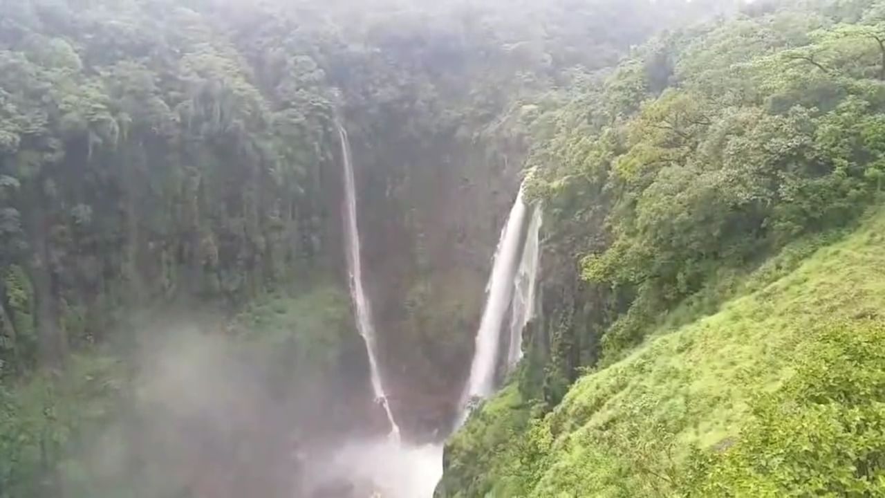 पर्यटकांनी प्रशासनाच्या या आदेशाचे पालन करून सहकार्य करावे, असे आवाहन करण्यात आले आहे.