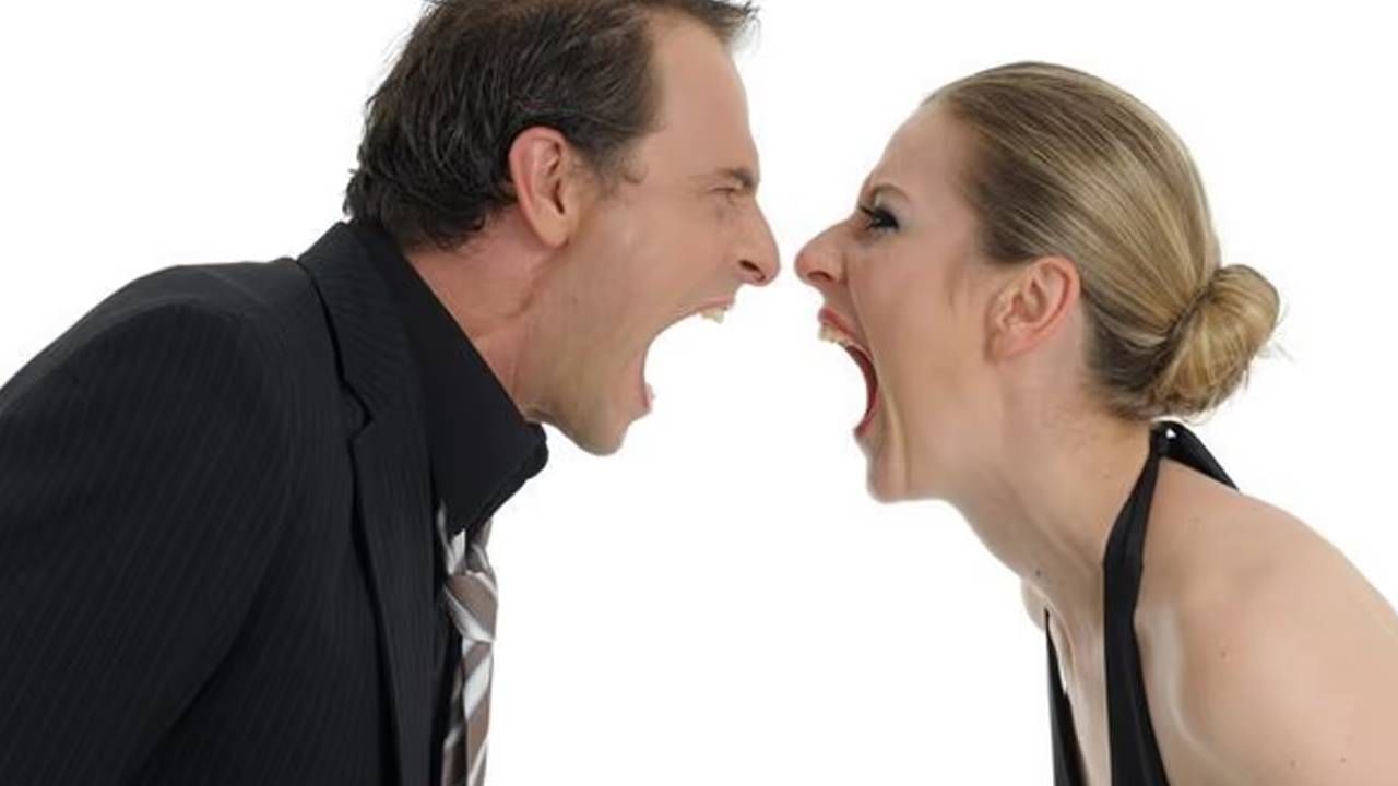 जे लोक अपशब्दत उच्चारतात, शिव्या देतात, त्यांचा गुरु आणि बुध खराब होतो. ज्योतिष शास्त्रानुसार माणसाने या चूका चुकूनही करु नयेत. अन्यथा जीवनात अडचणींचा सामना करावा लागले.