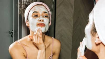 स्किन केअर संबंधित या 10 गैरसमजावर लोकं ठेवतात सहज विश्वास, जाणून घ्या