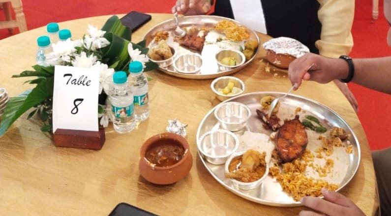 एका बाजूला सर्वसामान्यांवर आर्थिक बोजा वाढत असताना, दुसरीकडे लोकप्रतिनिधींच्या जेवणावर इतका मोठा खर्च करणे कितपत योग्य आहे, असा सवाल यानिमित्ताने उपस्थित होत आहे.