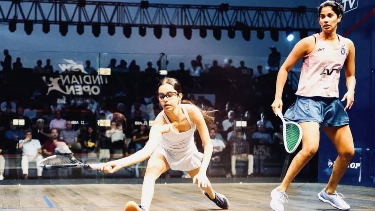 महिला दुहेरीत भारताच्या जोशना चिनप्पा आणि अनाहत सिंह या जोडीने जेतेपदावर नाव कोरलं. या सामन्यात यजमान मलेशियाच्या आयना अमानी आणि शिन यिंग या जोडीला 2-1 मात दिली. हा 8-11, 11-9, 11-10 असा झाला. शेवटचा सेट अतितटीचा झाला आणि भारताने बाजी मारली. (File Photo: Getty Images)