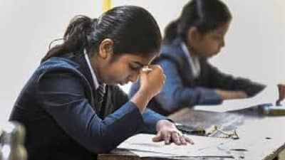 अभ्यासात लक्ष नाही? तुमच्या मुलाला ब्रिलियंट बनवण्यासाठी पालकांनी करावेत हे ५ सोपे उपाय!