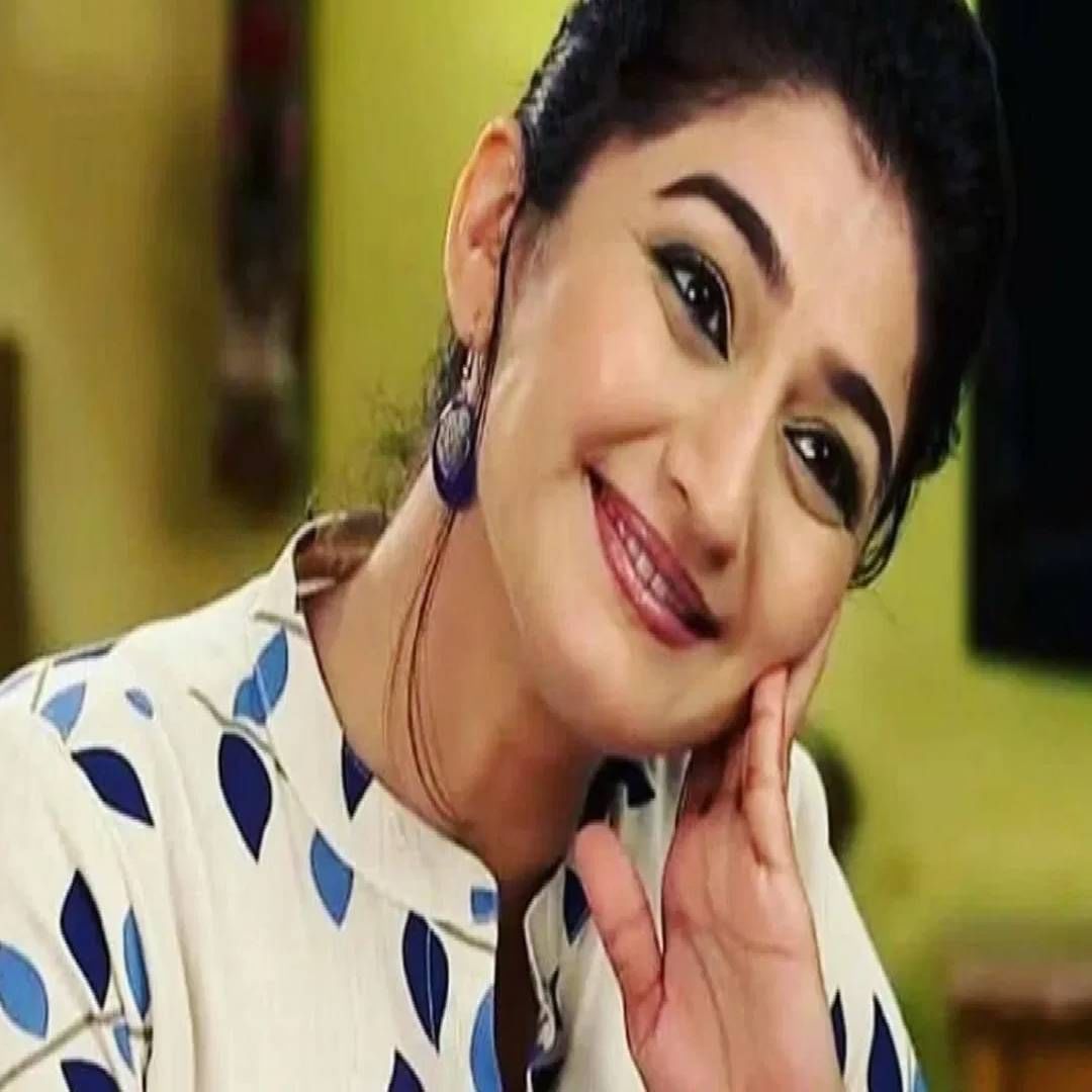 टीव्हीचा पॉपुलर कॉमेडी शो 'तारक मेहता का उल्टा चश्मा' मध्ये अभिनेत्री  सुनैना फौजदार अंजली भाभीच्या रोलमध्ये दिसते. याआधी नेहा मेहता ही भूमिका करायची. तिचा रोल प्रेक्षकांना खूप आवडलेला. 