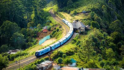 Parenting Tips: ट्रेनमध्ये लहान मुलांसोबत प्रवास करताय? या चुका टाळा, नाहीतर...