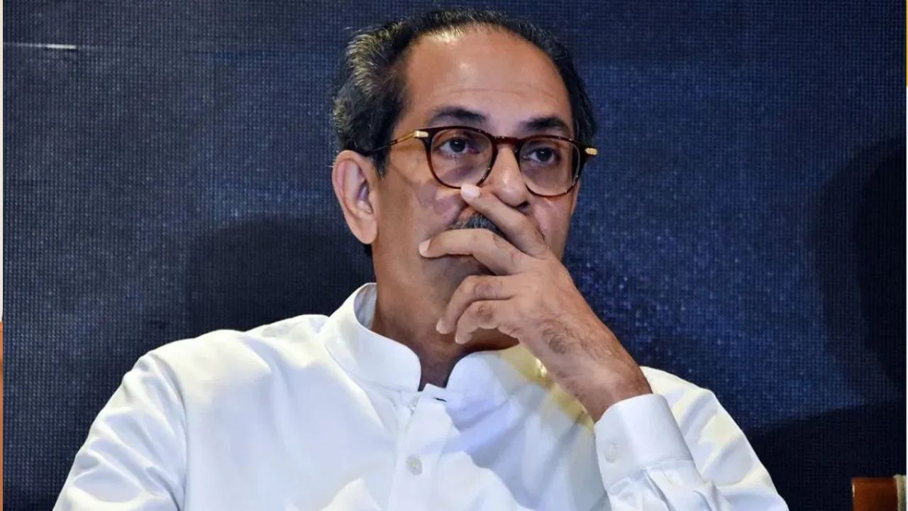 शिवसेना ठाकरे गटाला खिंडार? महापालिका निवडणुकीपूर्वी भाजपची मोठी खेळी शिवसेना ठाकरे गटाला खिंडार? महापालिका निवडणुकीपूर्वी भाजपची मोठी खेळी