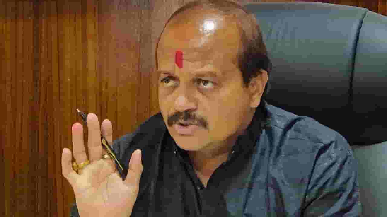 Vasant More : ... मराठी माणूस येऊ शकत नाही, वसंत मोरे नेमकं काय म्हणाले? ठाकरे बंधूंच्या मोर्चाची वेळ बदलली? Vasant More : ... मराठी माणूस येऊ शकत नाही, वसंत मोरे नेमकं काय म्हणाले? ठाकरे बंधूंच्या मोर्चाची वेळ बदलली?