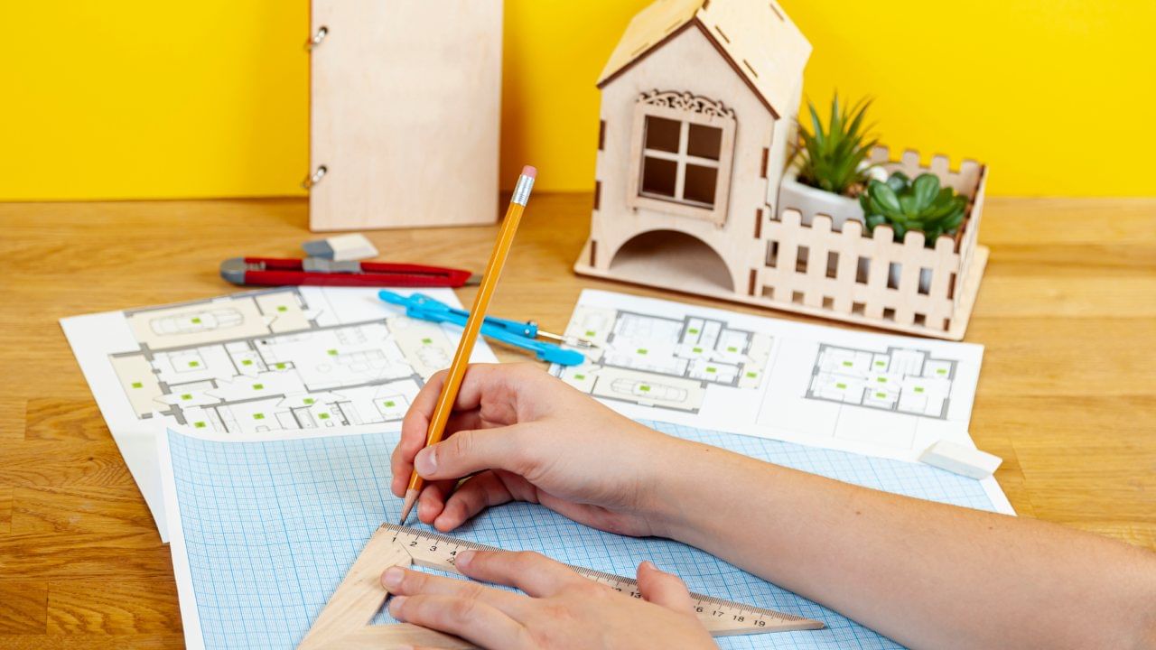 Vastu Tips: घराच्या मुख्यद्वारा जवळ 'या' गोष्टींमुळे तुमच्या जीवनात येईल दारिद्रता...