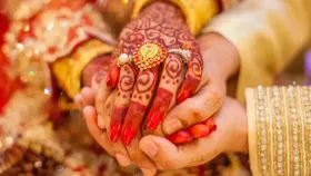 भारतातील 'या' ठिकाणी पहिली पत्नी नवऱ्याला देते दुसऱ्या लग्नाची परवानगी भारतातील 'या' ठिकाणी पहिली पत्नी नवऱ्याला देते दुसऱ्या लग्नाची परवानगी