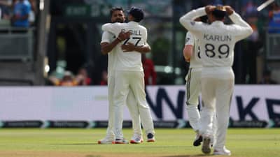 Video : ब्रूक-स्मिथची जोडी आकाश दीपने अशी फोडली, नवा चेंडू मिळताच केली कमाल