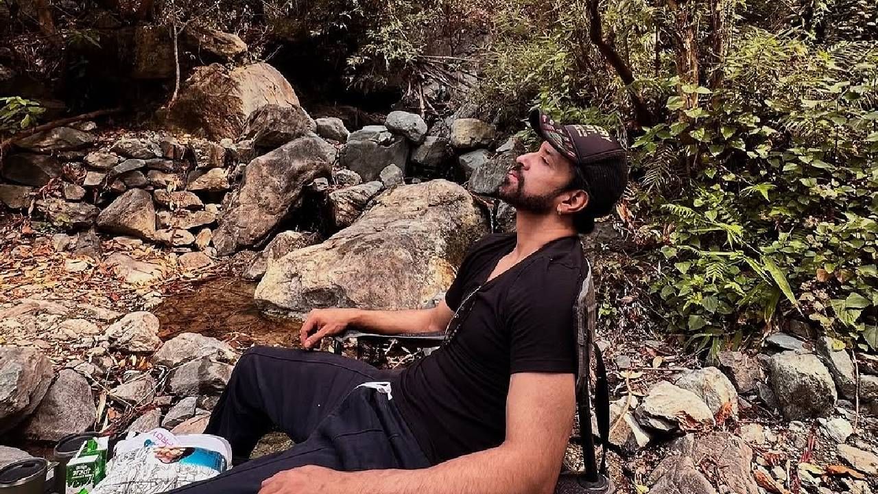 टेलिव्हिजनवरील एका प्रसिद्ध अभिनेत्यावर फसवणूक आणि विवाहित असतानाही दुसरीसोबत वन नाईट स्टँड करण्याचा आरोप लावण्यात आला आहे. अखेर या अभिनेत्याला पत्नीने घटस्फोट दिला आहे. यावर्षी रंगपंचमीला हा अभिनेता त्याच्या गर्लफ्रेंडसोबत दिसला होता.