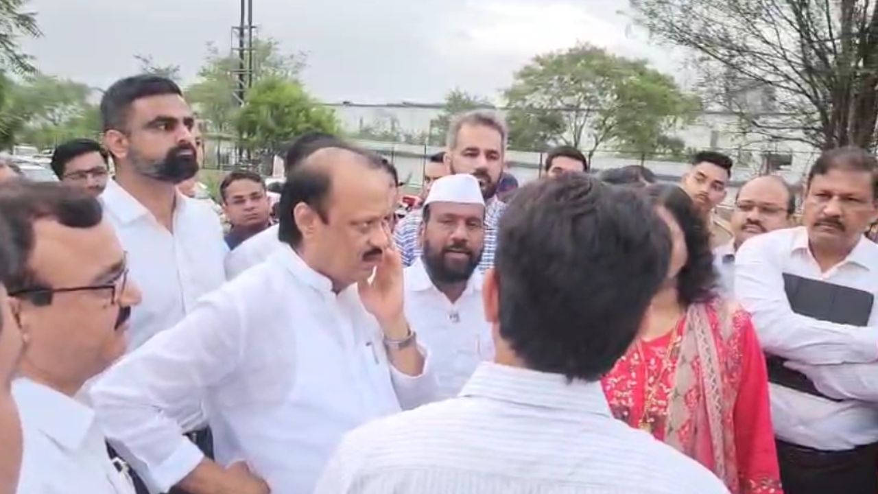 अजित पवार पहाटेच उतरले रस्त्यावर, पुण्यातील आयटी पार्कमध्ये जाऊन दिले असे आदेश अजित पवार पहाटेच उतरले रस्त्यावर, पुण्यातील आयटी पार्कमध्ये जाऊन दिले असे आदेश