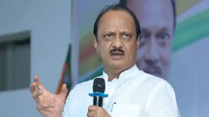 Ajit Pawar : अजित पवार स्पष्टच म्हणाले, इथं पहिलं मराठी, कारण हा महाराष्ट्र... Ajit Pawar : अजित पवार स्पष्टच म्हणाले, इथं पहिलं मराठी, कारण हा महाराष्ट्र...