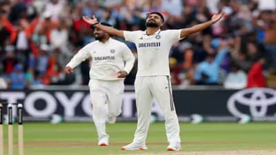 6 महिन्यांत वडील-भावाला गमावलं, बहिणीला कॅन्सर, आकाश समस्यांवर मात करत असा ठरला भारताच्या विजयाचा दीप