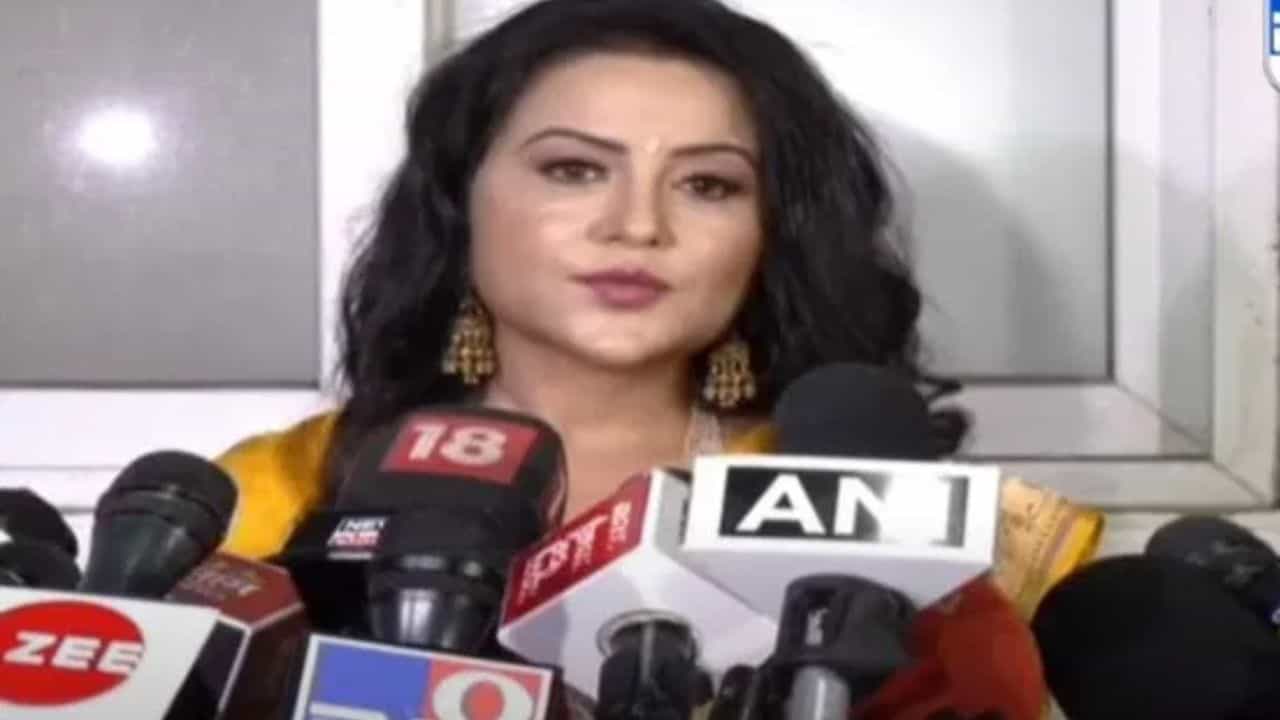 लाडकी बहीण योजना बंद होणार का? अमृता फडणवीसांचं मोठं वक्तव्य
