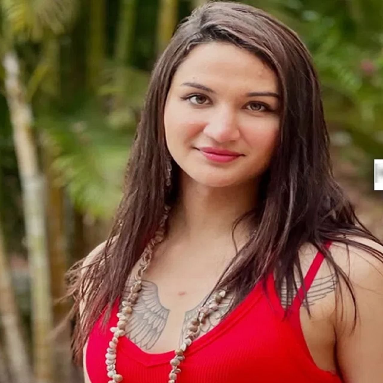 आर्यन बांगर जेव्हापासून मुलीमध्ये स्वत:ला बदलल्यानंतर नाव झालं अनया बांगर. तेव्हापासून ती सोशल मीडियावर खूप चाहते आहेत. अनया बांगरला सोशल मीडियावर एक मागणी करण्यात आली होती. ही मागणी एका सोशल मीडिया वापरकर्त्याने केली होती. त्याने अनायाकडून केलेली मागणी तिच्या एका फोटोशी संबंधित आहे. 